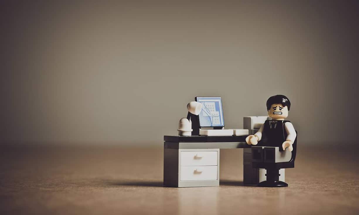 3. Mitarbeiter, die sich beklagen sind MimosenMitarbeiter, die Beschwerden melden, die sich mit Geräten nicht messen lassen, sind keine Mimosen. Vielmehr sind die Messkonzepte unreif. Denn nicht jede Beschwerde lässt sich objektiv erfassen: Wie Mitarbeiter ihre Umgebung wahrnehmen, ist für deren Komfort und Leistung relevanter, als die meisten mit Geräten erfassten Kennwerte. Zudem ist die Wichtigkeit eines Faktors für den Komfort und die Leistung individuell unterschiedlich.