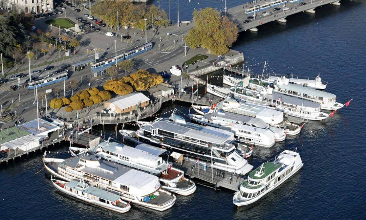 ... innert sechs Dekaden auf eine ganze Weinflotte aus. Das Degustationsangebot hat sich im Gleichschritt erweitert: ...