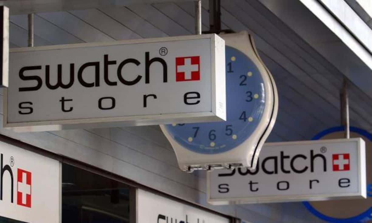 Swatch: Seit dem Höchstkurs von etwa 600 Franken Ende 2013 ist die Aktie des Uhrenherstellers deutlich gesunken. Der SNB-Entscheid liess den Titel um 23 Prozent innert eines Tages abstürzen. Den Verlust hat die Swatch-Aktie knapp aufgeholt, sie steht 0,2 Prozent höher als Anfang Januar. Der Weltkonzern gehört im SMI zu den Kleinen.