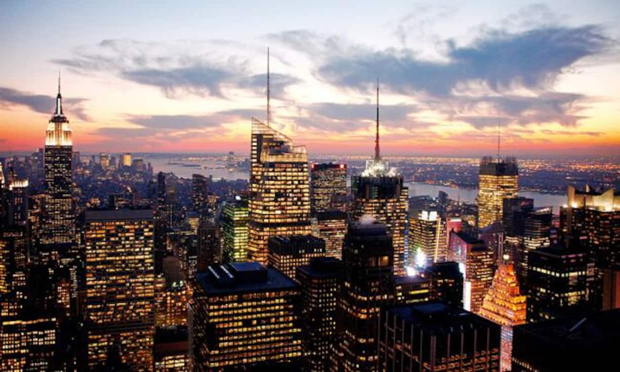 New York ist die letzte Station der Reise – mit einer Modeschau bei Oscar de la Renta und einem Diner auf der Terrasse des Rockefeller Center als krönendem Abschluss.