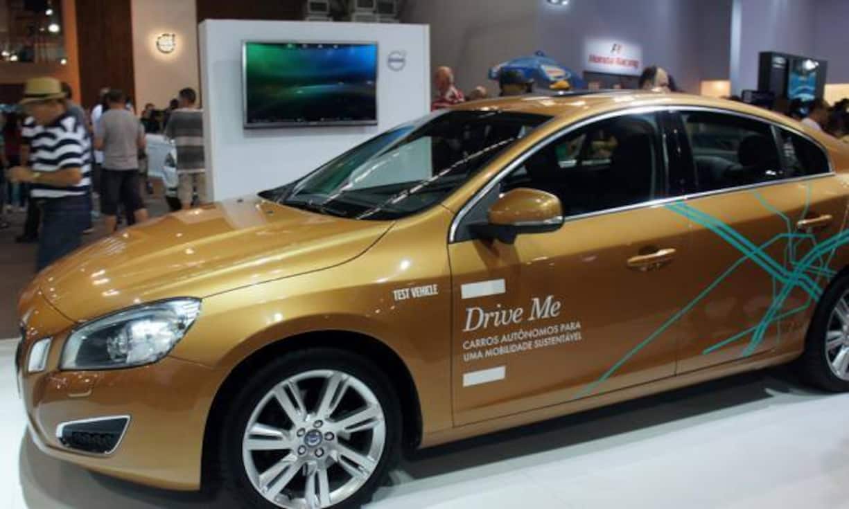 Fährt vornewegVolvo zeigt Ambitionen mit dem Projekt «Drive Me»: 100 autonome Autos sollen ab 2017 auf dem Autobahnring um Göteborg kreisen. Zeitgleich beginnt ein Experiment in London, wo dann 2018 ebenfalls 100 Selbstfahrende unterwegs sein sollen. Mit China steht Volo in Verhandlung, seine Selbstfahrer auch in Schanghai oder Peking zu starten.