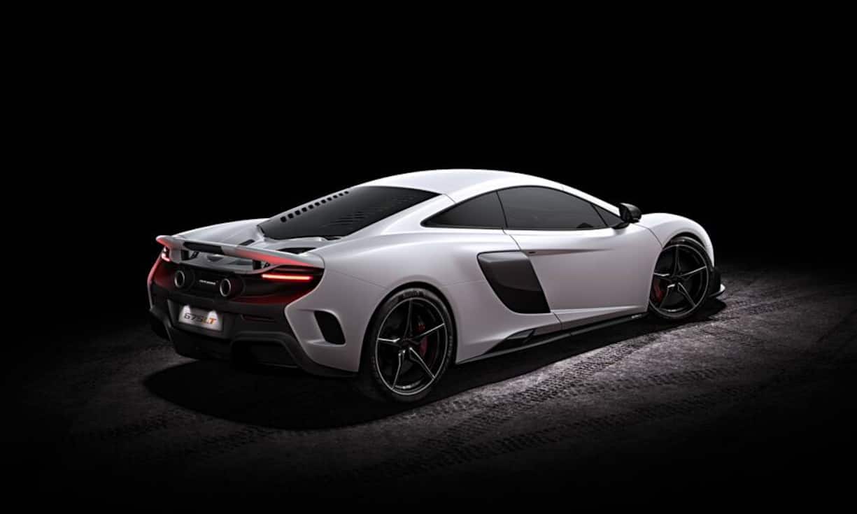 Diese Neuheiten werden beim Genfer Autosalon im März 2015 vorgestellt: McLaren präsentiert den Supersportler 675LT. Optisch hat McLaren im Vergleich zum 650S noch eine Prise nachgewürzt. Die Frontschürze hat nun andere Lufteinlässe und Seitenteile. Der aus dem 650S bekannte 3,8-Liter-V8 mit Turboaufladung leistet im 675LT 675 PS. Von 0 auf 100 gehts in 2,9 Sekunden. Spitze 330 km/h. McLaren Automotive Limited