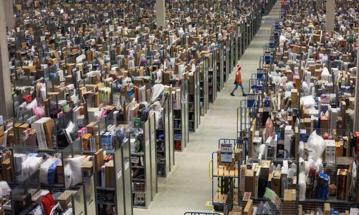 Bei Amazon werden Kandidaten neben Fragen zu ihrem Lebenslauf aufgefordert, einen Witz zu erzählen. Ebenfalls könnte gefragt werden: «Sie haben 5623 Teilnehmer in einem Turnier. Wie viele Spiele müssten gespielt werden, um den Gewinner zu ermitteln?».