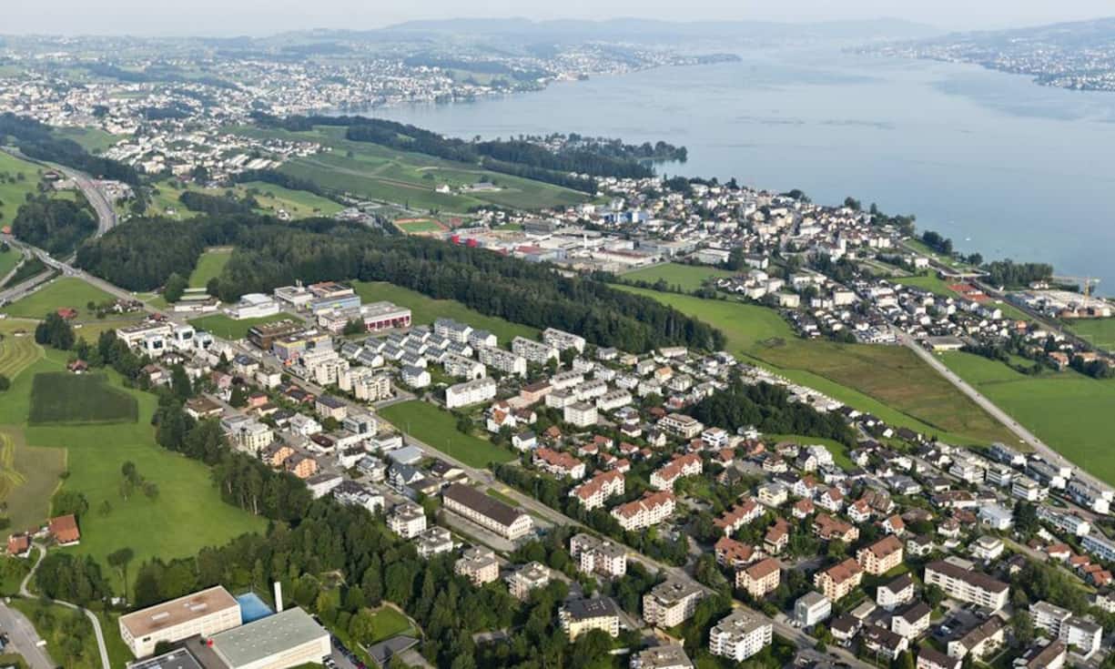 Platz 7: Höfe Auch in Höfe bekommt man für 10'000 Franken einen Quadratmeter...