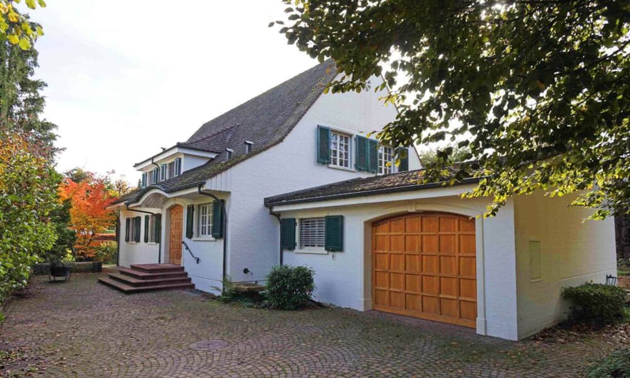 Diese 1978 erbaute Landhausvilla auf dem Kapuzinerberg in Rheinfelden AG umfasst ein Grundstück von...