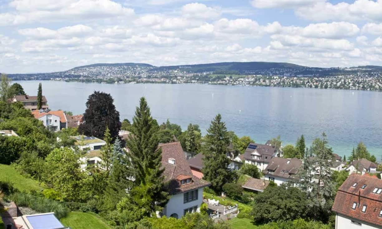 Kilchberg befindet sich am Zimmerberg. Preis auf Anfrage Quelle und Bilder: Engel & Völkers