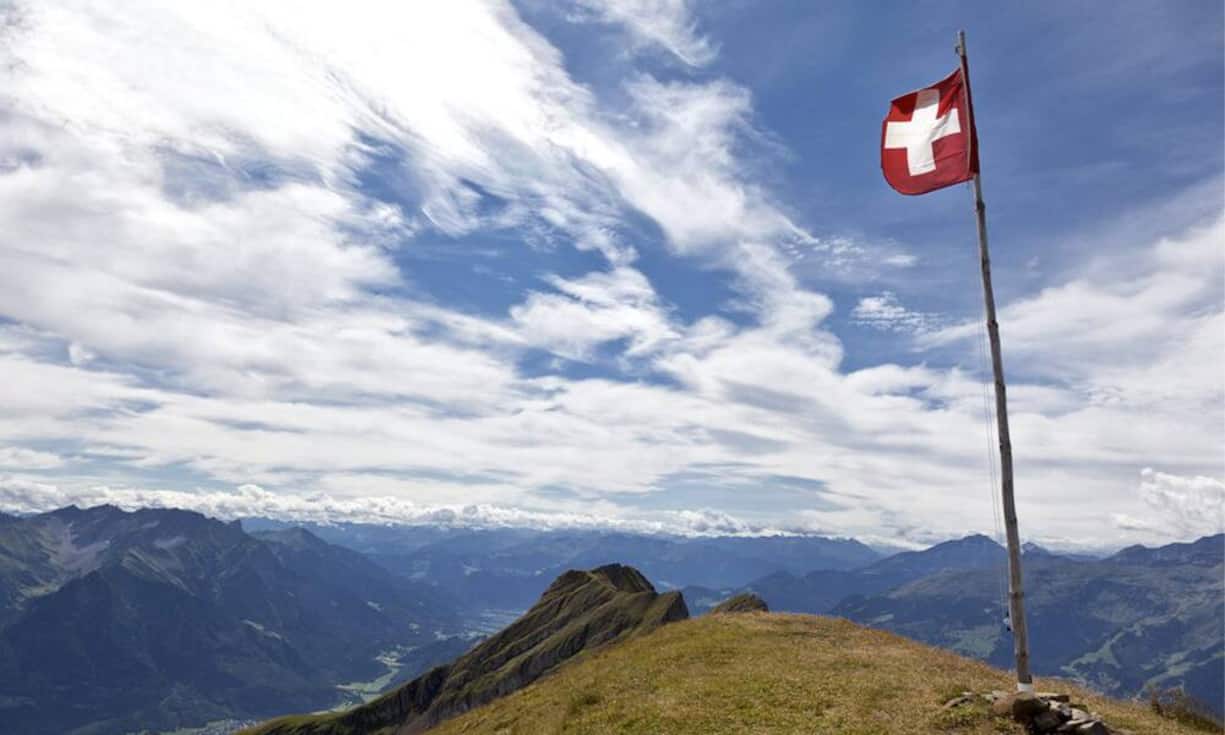 Platz 1: Die Schweizer Löhne bleiben in Europa an der Spitze. Mit einem Mediansalär für Fachkräfte von 92‘639 Franken und 160‘941 Franken auf der mittleren Führungsebene, heben sich die Schweizer Löhne weiterhin klar von anderen europäischen Ländern ab.Keystone