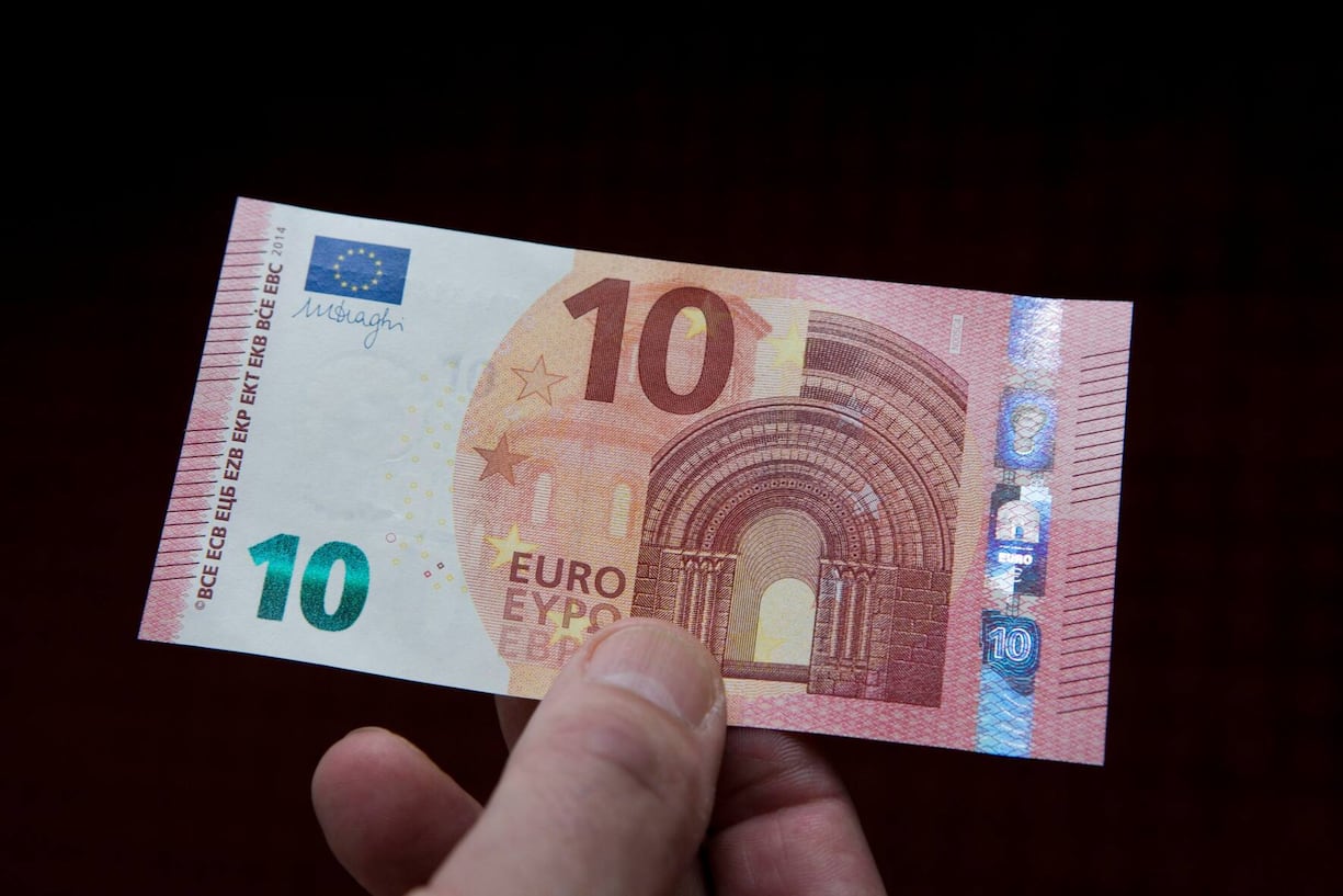 GERMANY, COLOGNE - SEPTEMBER 17:Â Our picture shows the new 10 Euro banknotes, on September 17, 2014 in Co0logne, Germany. (Photo by Ulrich Baumgarten via Getty Images)