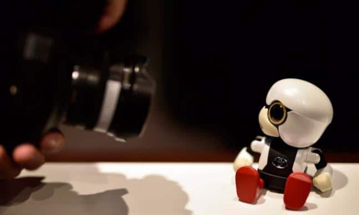 Kirobo Mini ist rund zehn Zentimeter gross und kostet umgerechnet etwa 380 Franken. Hinzu kommen monatliche Abo-Kosten von knapp 2,90 Franken.