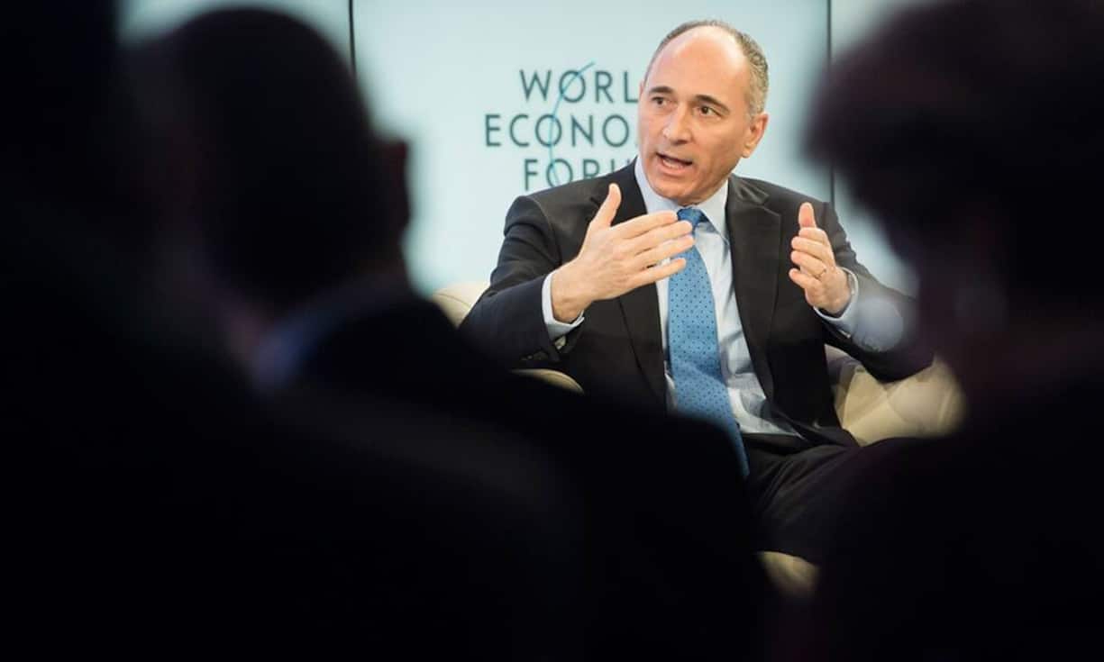 CEO: Joseph Jimenez
Unternehmen: Novartis bzw. GM
Anzahl Aktien: 347'278 bzw. 32'330
Marktwert: 28,8 Millionen bzw. 1,1 Millionen Franken
Dividende: 955'000 und 47'200 Franken