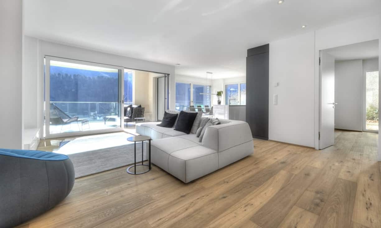 .... bietet neben dem Dielenboden auch eine moderne Fussbodenheizung. Das Holz gibt den Räumen eine angenehme Wärme und Charakter.