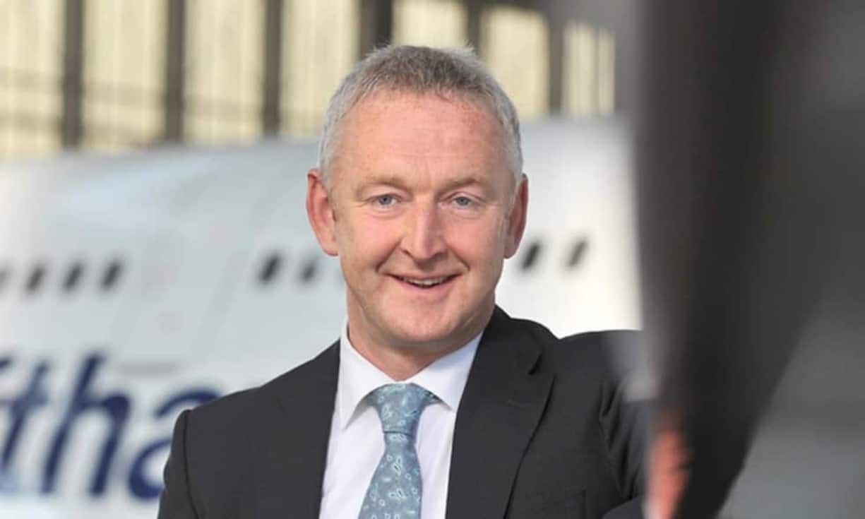 Thomas Klühr:Anfang Februar 2016 übernimmt Thomas Klühr vom Deutschen Harry Hohmeister den Chefposten bei der Swiss, die seit 2005 der Lufthansa-Gruppe gehört. Hohmeister wird CEO der neu geschaffenen Konzerndivision «Hub Management» und in dieser Funktion oberster Verantwortlicher der drei Premium-Airlines des Konzerns.