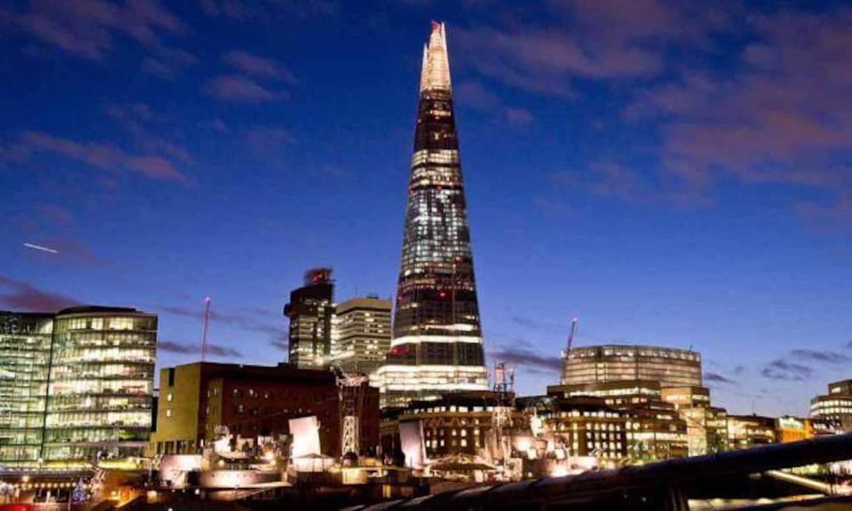 3. Platz: The Shard - London, England. Mit 310 Metern Höhe das höchste Gebäude Europas. Das von Stararchitekt Renzo Piano pyramidenförmig erbaute Gebäude kostete 1,9 Milliarden Dollar.