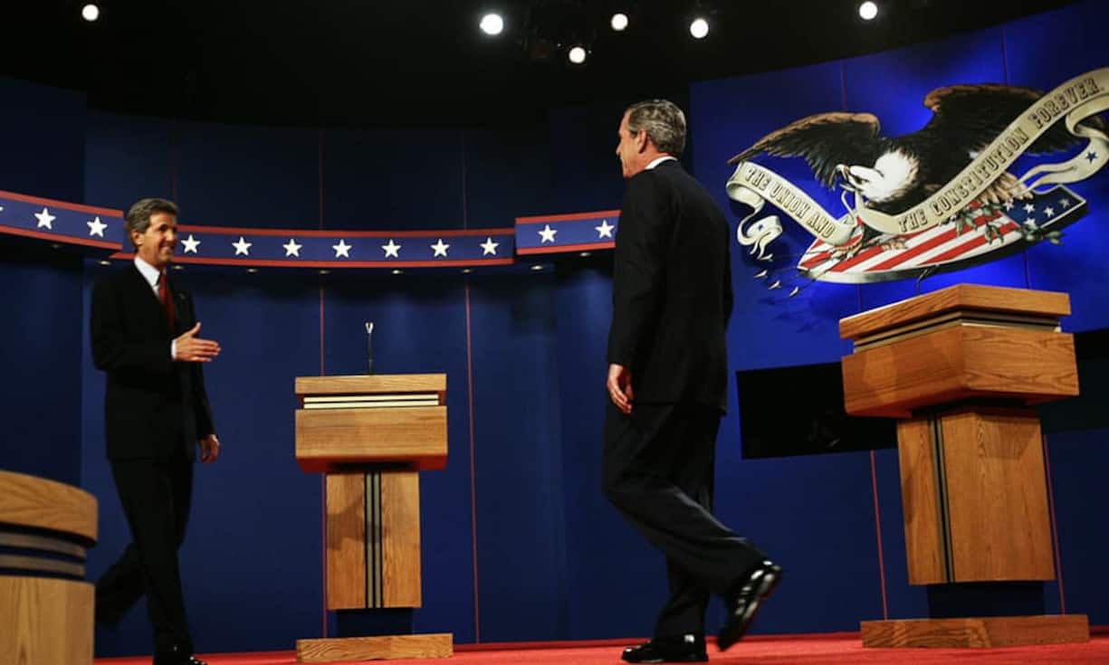 2004: Für John Kerry (l.) wurde das TV-Duell zum Verhängnis. Das Thema Irak förderte bei Kerry grössere Wissenslücken zu Tage. George W. Bush entschied die Wahl erneut für sich.