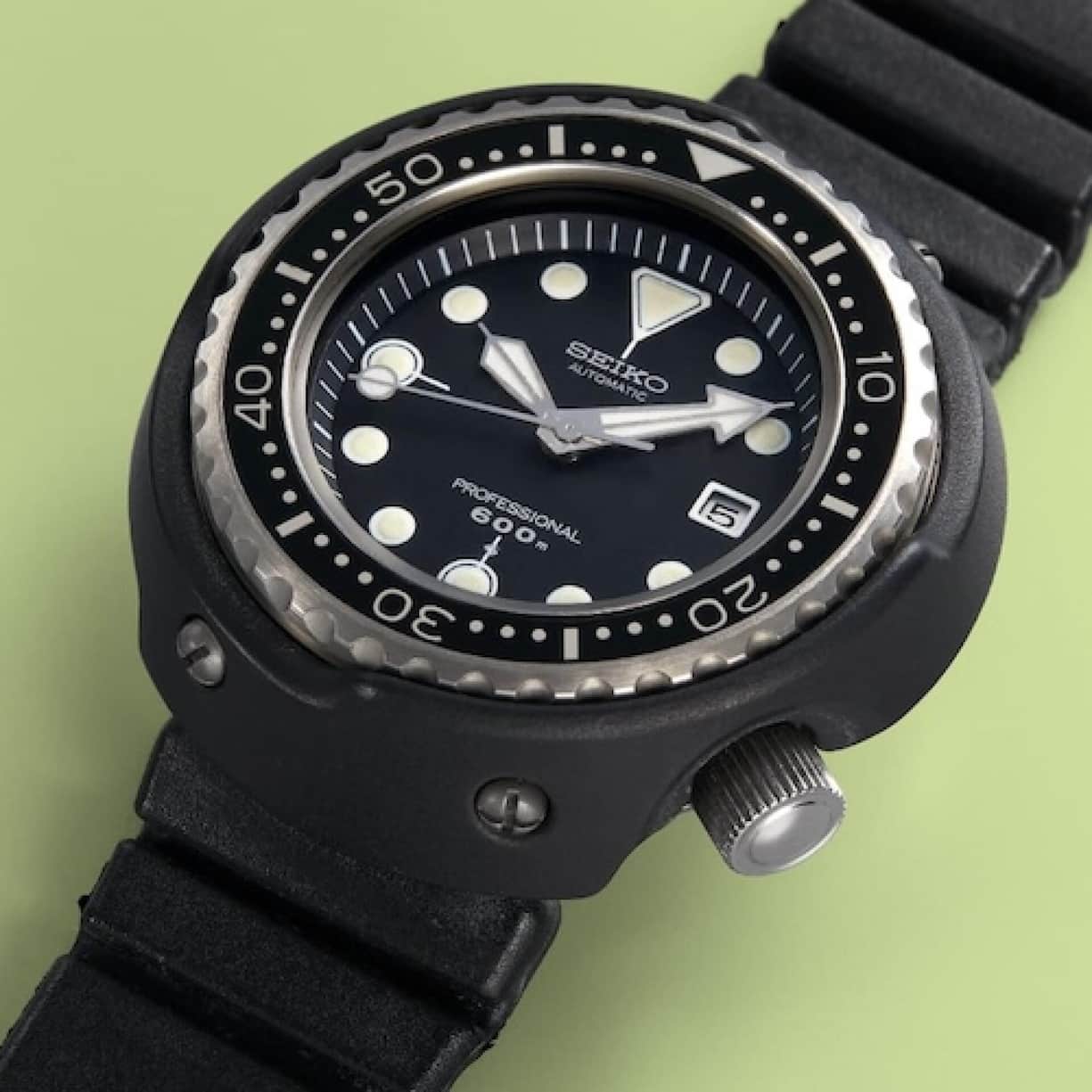 Die Professional Diver’s 600m von Seiko aus dem Jahr 1975 besass ein einteiliges Gehäuse aus Titan. Dank ihrer Form trägt sie unter ihren Fans den Spitznamen «Tuna».