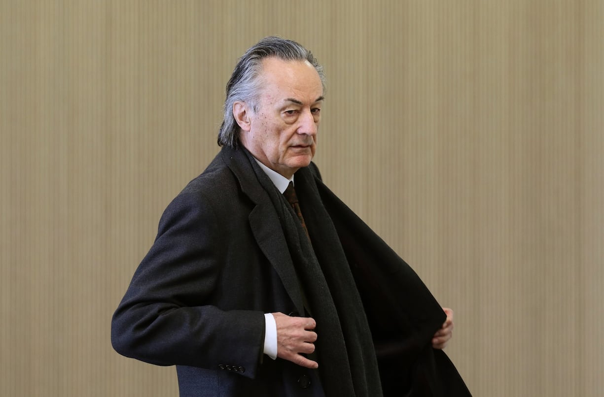 Friedrich Carl Janssen, former chairman of the supervisory board at Arcandor AG, enters the courtroom at the start of an embezzlement trial at the regional court in Essen, Germany, 11 May 2017. Photo: Ina Fassbender/dpa