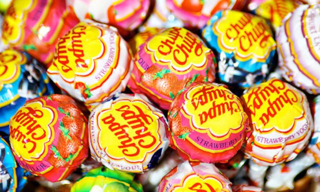 Tessin: Familie PerfettiMit Süssigkeiten verdient die italienische Familie Perfetti ihr Geld. 2016 kommen sie damit auf 4 bis 4,5 Milliarden Franken. Ihr Süsswarenriese Perfetto Van Melle produziert und vertreibt Marken wie Vivident, Mentos oder Chupa Chups höchst erfolgreich. Von der Familie selbst gibt es kaum Bilder. PR