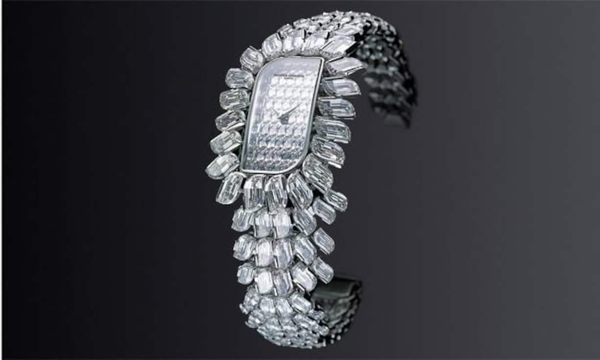 Absolutes Einzelstück: Vacheron Constantin Lady Kalla Flame mit 200 Diamanten im Flammenschliff (36,6 Karat) und einem mechanischen Formwerk (Kaliber VC 1005) mit Handaufzug.