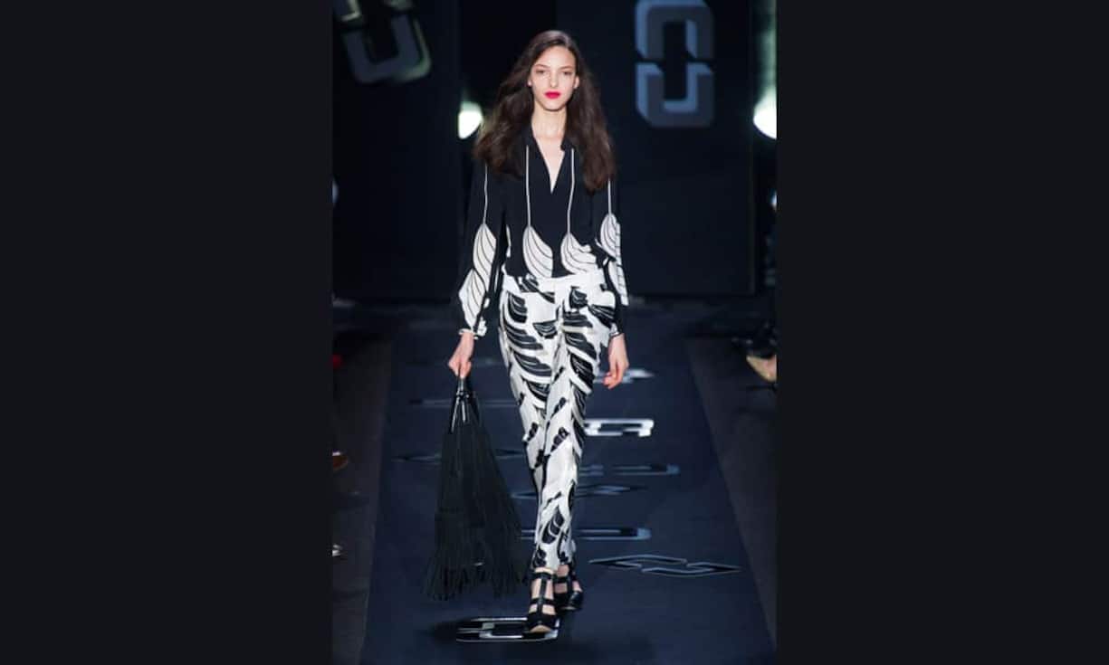 Diane von Fürstenberg: Hose und Hemd, auf Anfrage.