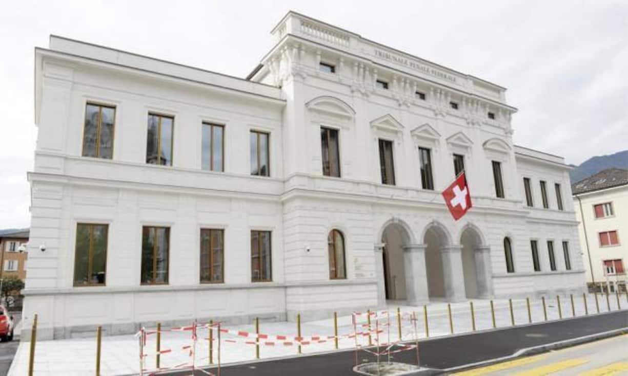Bundesstrafgericht in Bellinzona.Felsentherme in Vals.