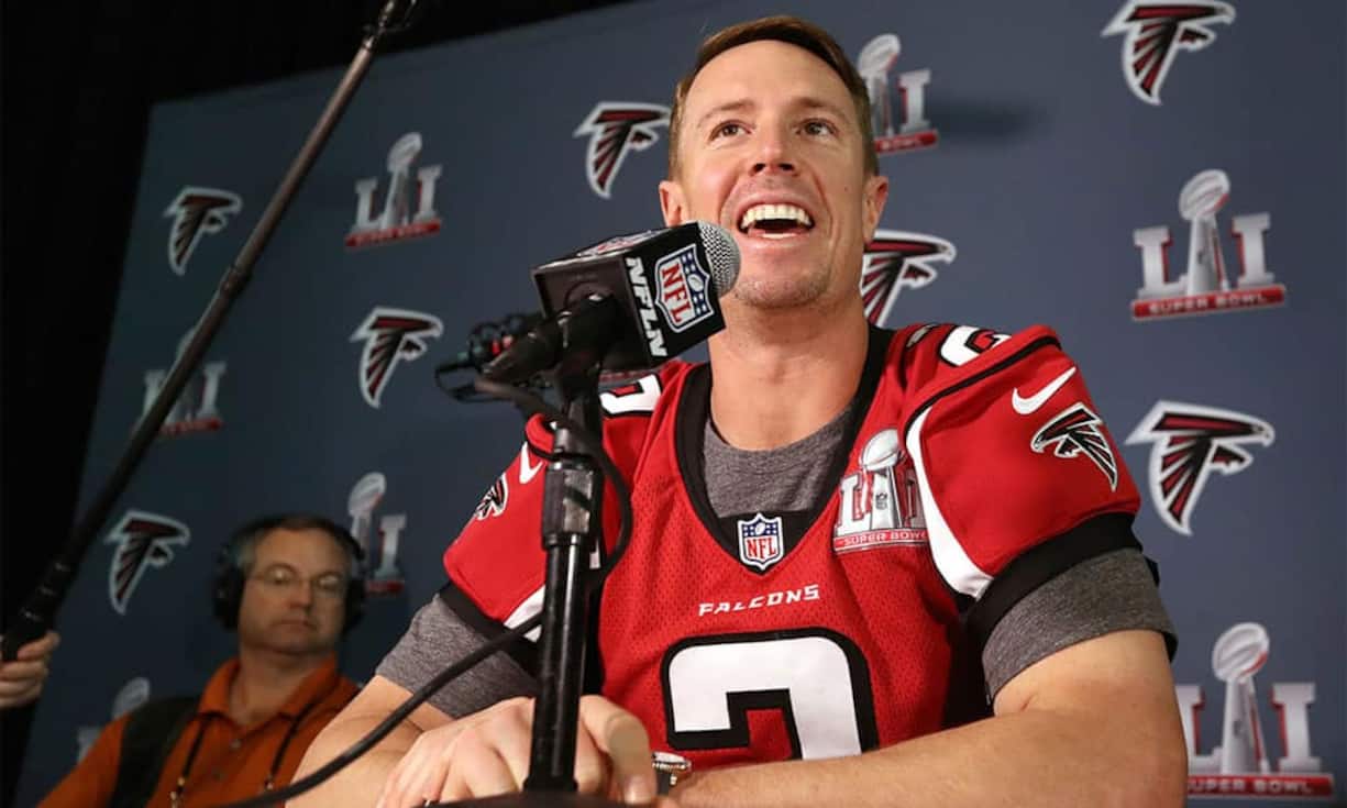 Falcons-Quarterback Matt Ryan will die NFL-Trophäe mit nach Atlanta nehmen.
