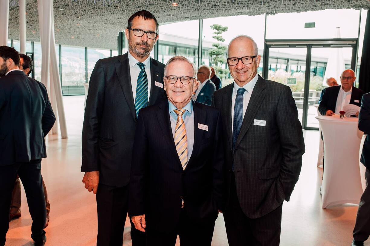 Gerhard Schürmann (Emil Frey AG), Prof. em. Dr. Peter Gomez (Universität St. Gallen) und Etienne Jornod (Vifor Pharma AG)