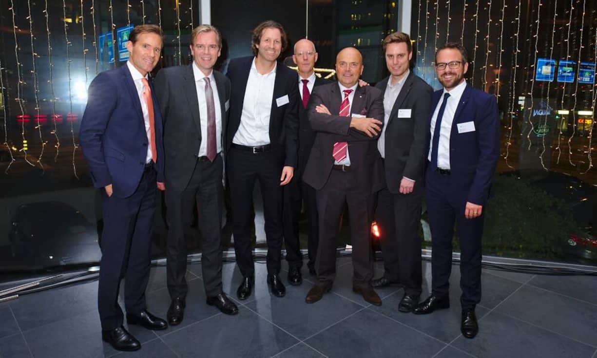 Die Sponsoren:
Peter Zehnder, Egon Zehnder;
Markus Stricker, A.T. Kearney;
Joko Vogel, Compresso;
Gebi Küng;
Christoph Reutlinger, Emil Frey AG;
Sven Corus, HSG Alumni;
Daniel Knus, HSG Alumni