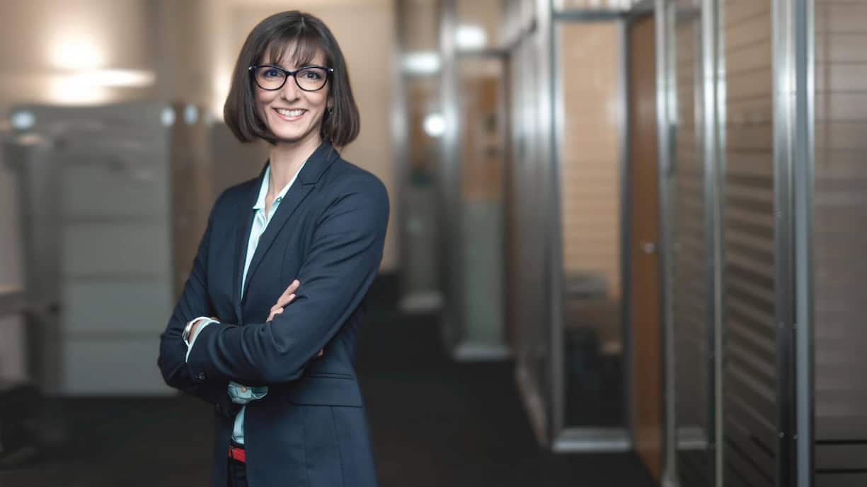 Sandra Kurmann Sie hat einen Doktortitel in Aktuars­wissenschaften und verantwortet in der Geschäftsleitung des SVV die Themen Aufsicht und Regulierung. Ein hartes Brot.