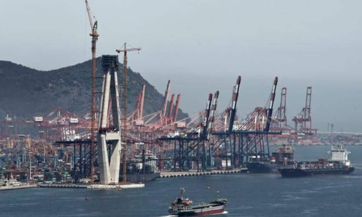 Risiken, die die Schweiz kaum beeinflussen kann: 
Konjunkturelle Schwankungen in den Auslandsmärkten werden grösser, der Aufschwung in den Schwellenländer entwickelt sich weniger verlässlich. Die Volatilität der globalen Nachfrage wächst.