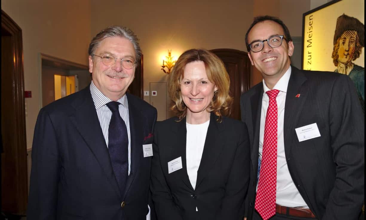 Sandro V. Gianella, Chairman & CEO, Knight Gianella & Partner;
Victoria Tanner, Partner, C-Matrix Communications;
Markus Binkert, Chief Commercial Officer, Swiss International Air Lines