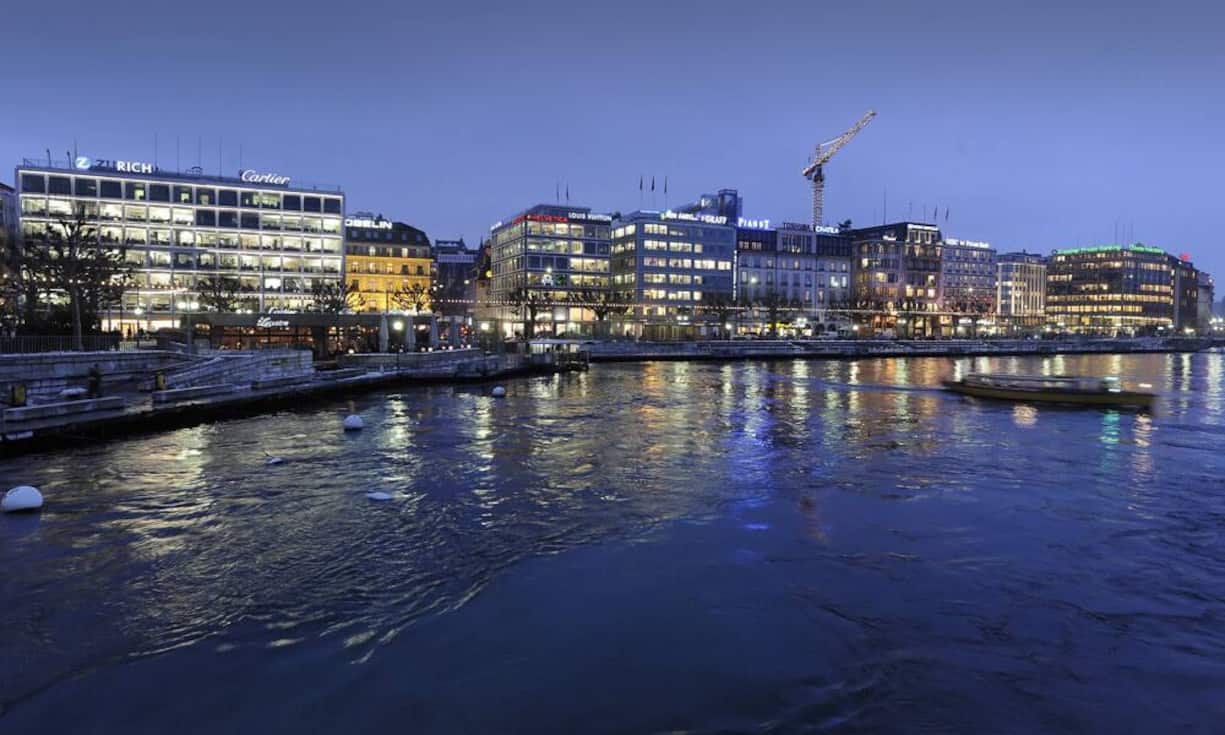 Bei der Summierung der Kosten liegt die Schweiz im Club-Sandwich-Index ganz vorne  - in Genf sind die Verpflegungskosten pro Tag im Hotel mit durchschnittlich 81,62 Franken am höchsten.