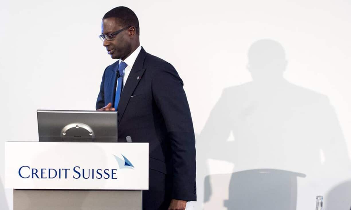 Rang 9: Credit Suisse (3,2 Milliarden Franken)Seit seinem Amtsantritt im Juli letzten Jahres hat Credit-Suisse-CEO Tidjane Thiam mit vielen Problemen zu kämpfen – unter anderem mit hohen Verlusten 2015. Sein Vorhaben, das riskante Investment Banking zu reduzieren, ist bislang kaum gelungen. Bis 2018 sind weitere strategische Änderungen und Restrukturierungen vorgesehen, insbesondere die Aufspaltung des Geschäfts in vier separate Einheiten.