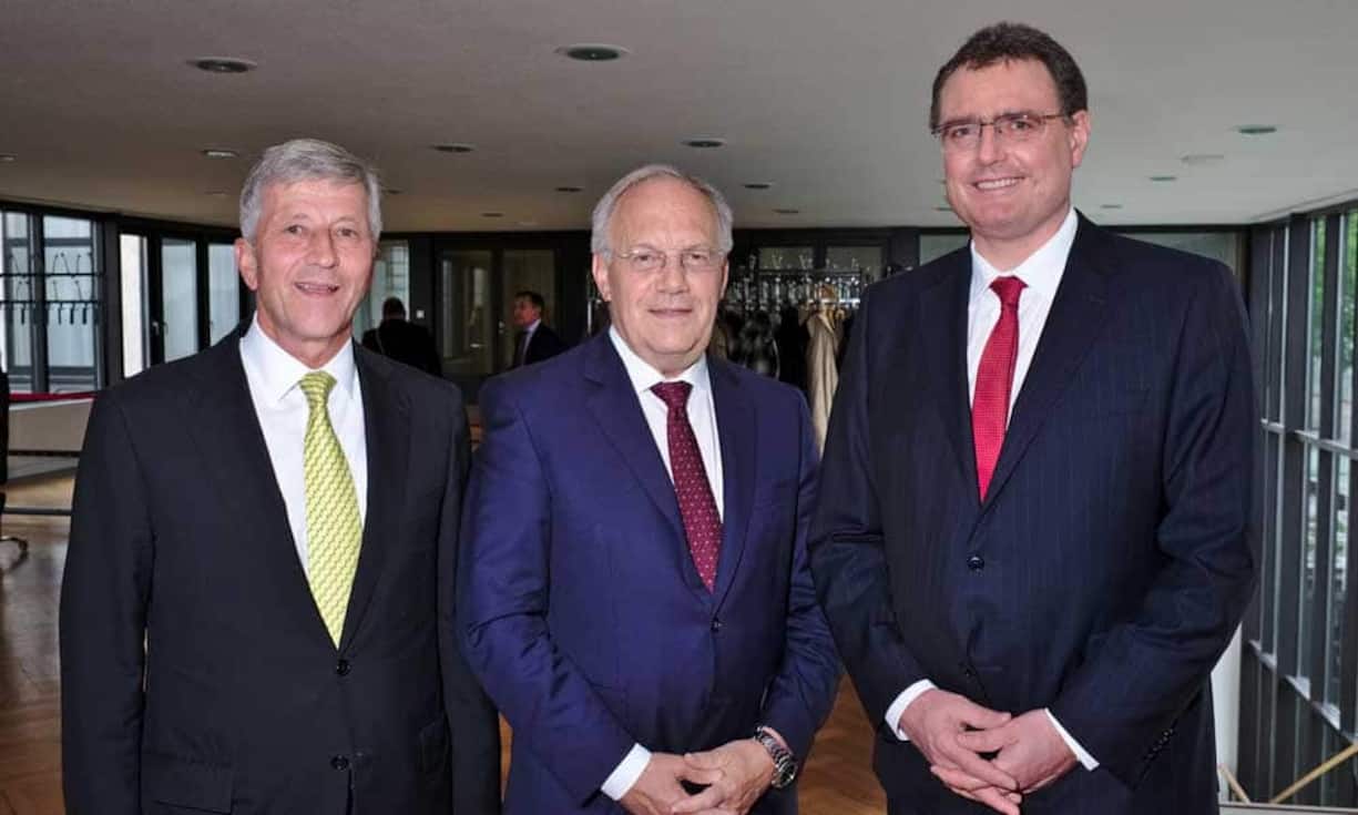 Rolf Dörig, Präsident, Zürcher Volkswirtschaftliche Gesellschaft;
Bundesrat Johann-Niklaus Schneider-Ammann;
Thomas Jordan, Präsident des Direktoriums, SNB