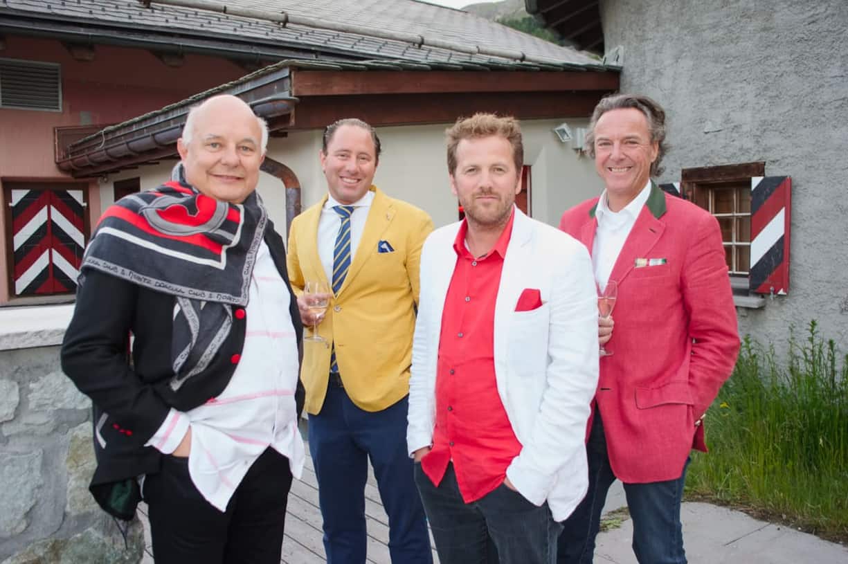 Bunt ist die Welt: Rolf Sachs, Dracula's Club; Heinz Hunkeler, Direktor Kulm Hotel; Christian Jott Jenny, künstlerischer Direktor; Reto Mathys, Koch.