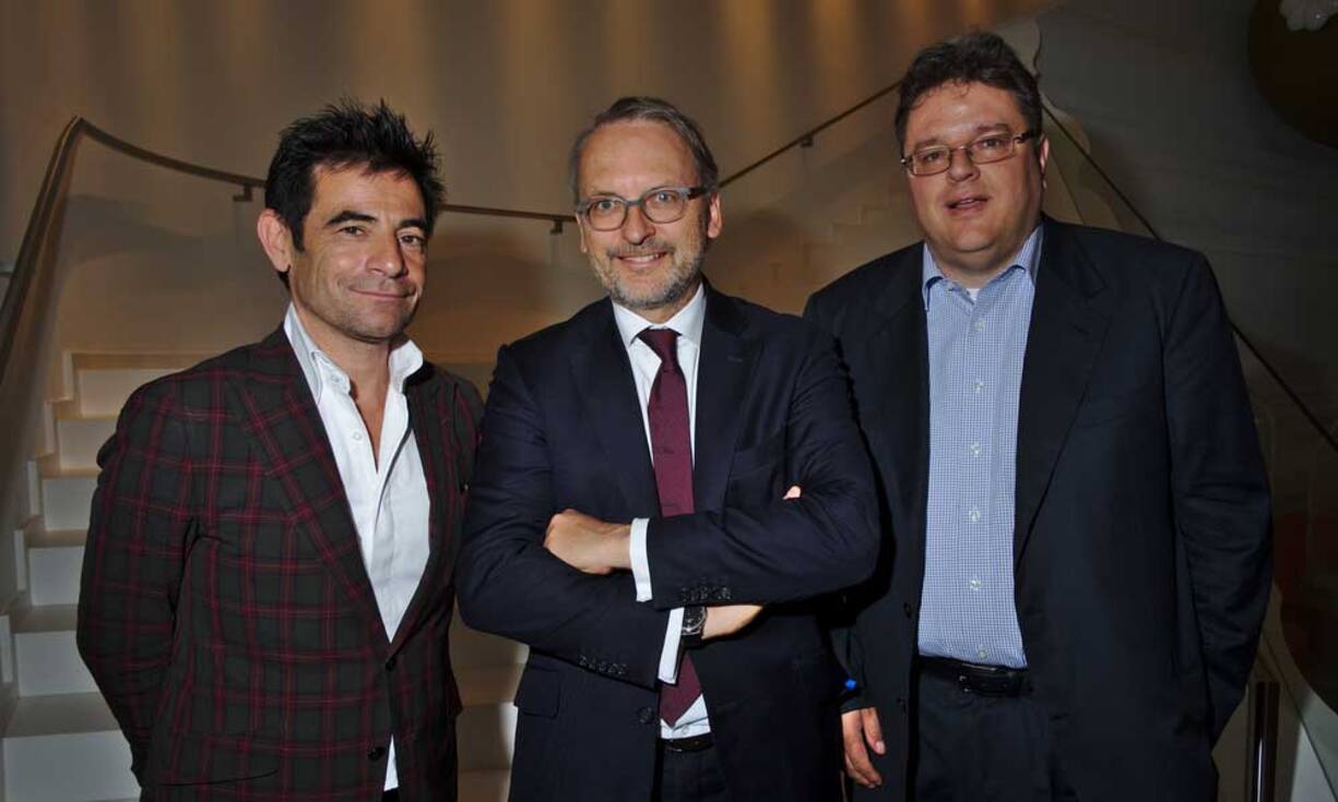 Schoscho Rufener, Veranstalter digital economic forum;
Thomas D. Meyer, CEO, Accenture Schweiz;
Oliver Stoldt, Veranstalter digital economic forum