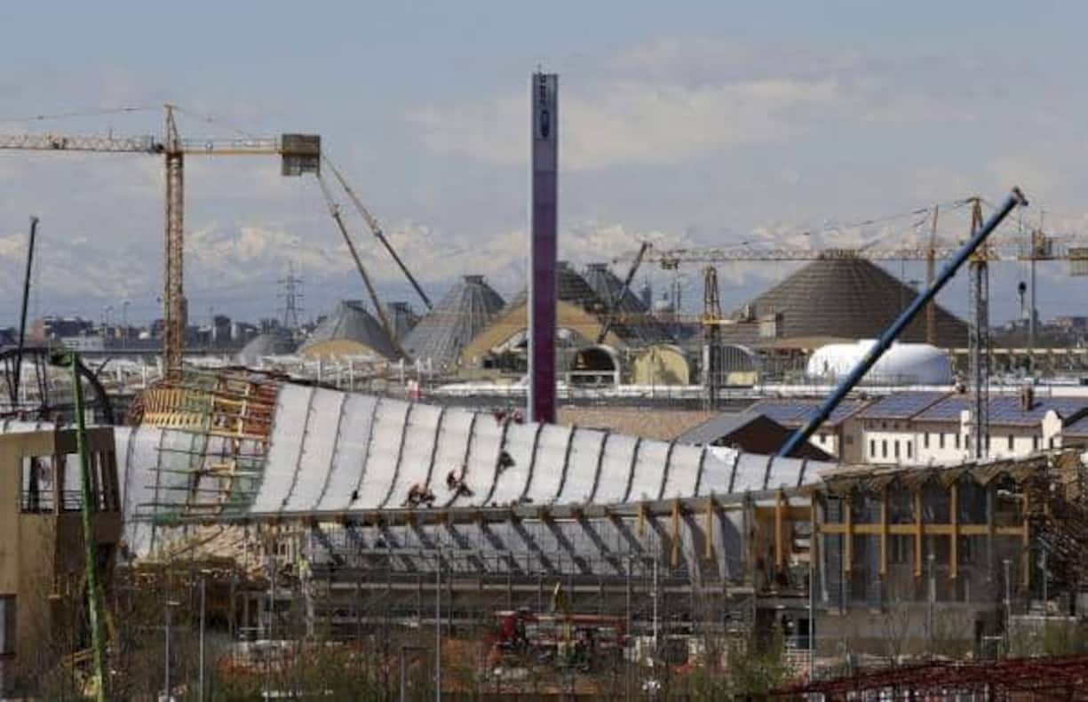 Unter Hochdruck wurden die letzten Bauarbeiten vor der Eröffnung am Freitag fertiggestellt. Gleichzeitig zeigte sich Italiens Ministerpräsident Matteo Renzi zuversichtlich: «Es wurden bereits über 10 Millionen Tickets verkauft», verkündete er stolz auf Twitter.