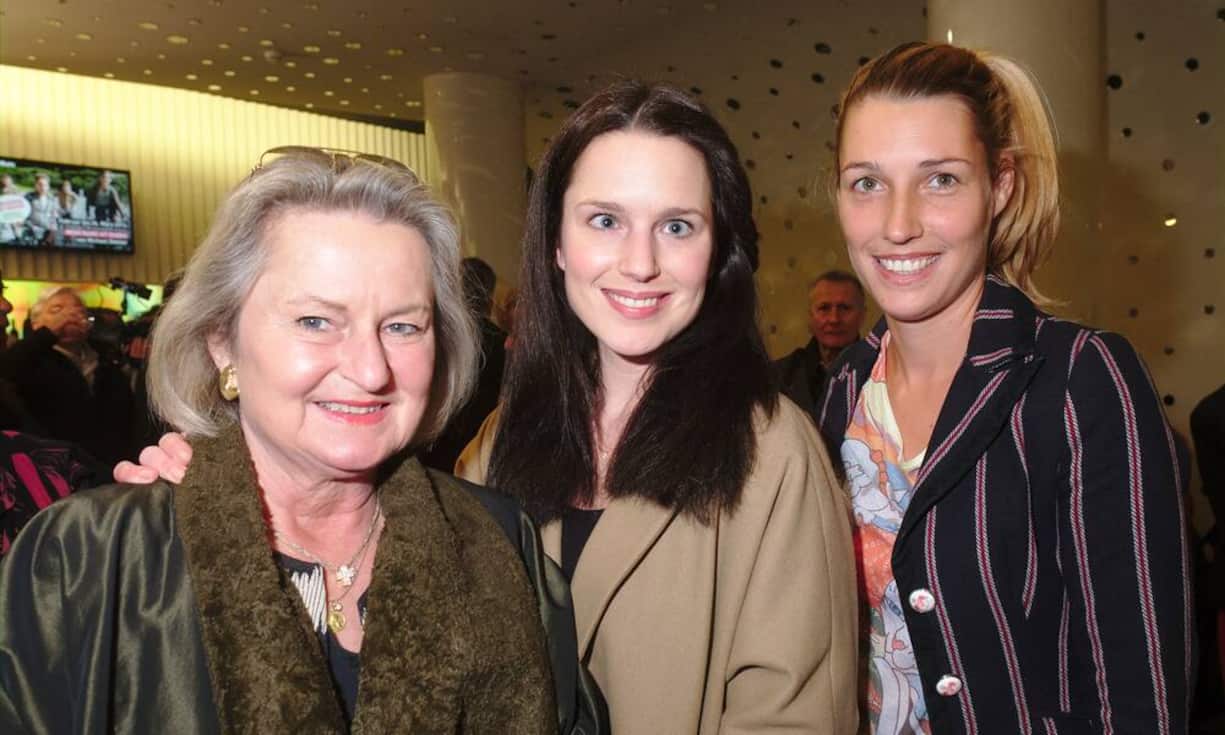 France Iseli;
Sandra Iseli, PR-Spezialistin;
Saskia Noll, art director