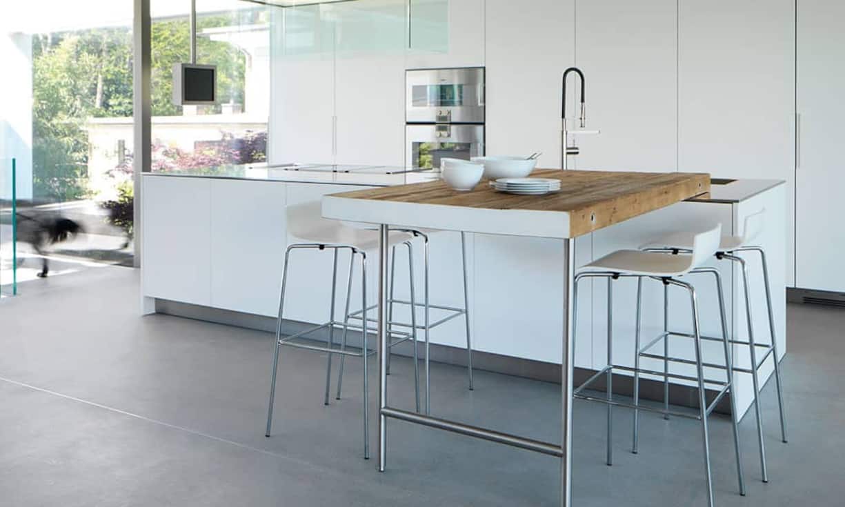 Funktional: In der Küche von Boffi wird ausgiebig gekocht; sie ist formal konsequent minimalistisch gehalten – wie alle Details im Haus.