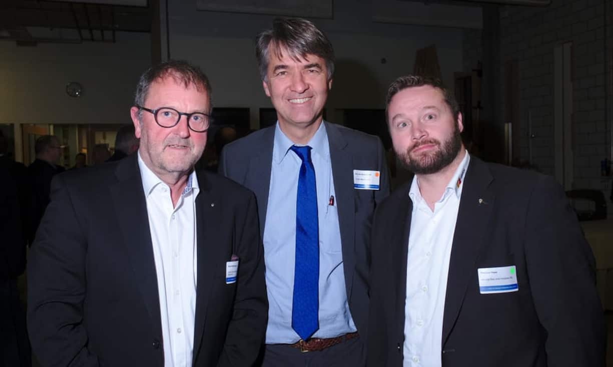Rolf Nöthiger, VRP, ANS Architekten und Planer SIA AG;
Alex von Graffenried, Direktor Akquisition, Losinger Marazzi AG;
Thomas Haas, VR, Herzog Bau und Holzbau AG