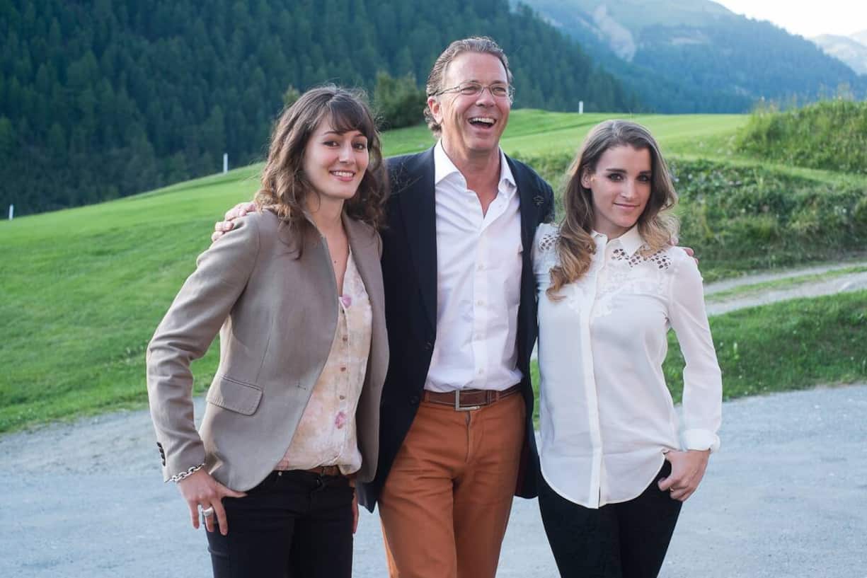 Lena Minder, Sängerin; Markus Hauser, Hotelier und Präsident des Fördervereins; Lina Button, Sängerin