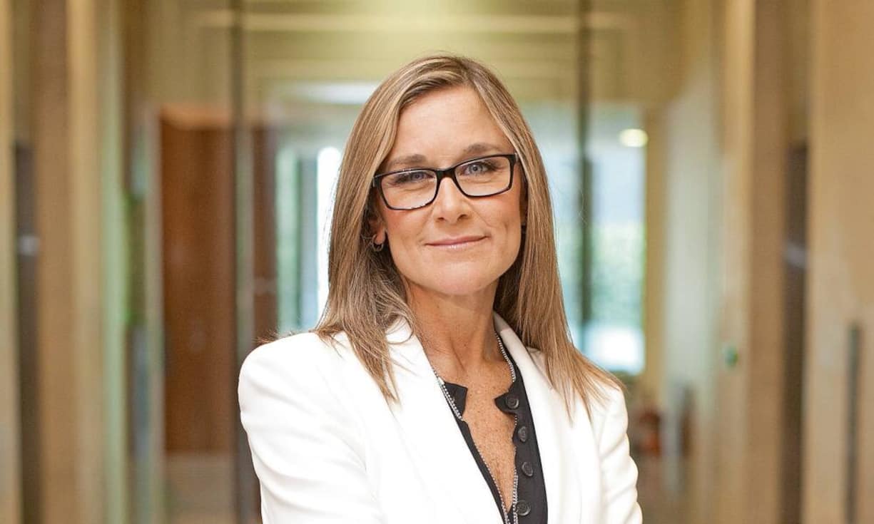 Platz 9: Angela Ahrendts, CEO Burberry Group. Twitter-Followers: 22'359. Klout-Score: 79/100. 
*Mit dem Klout-Score wird die Meinungsmacht einer Person in den Social Media gemessen (0=kein Einfluss) (100=Top-Meinungsmacher).