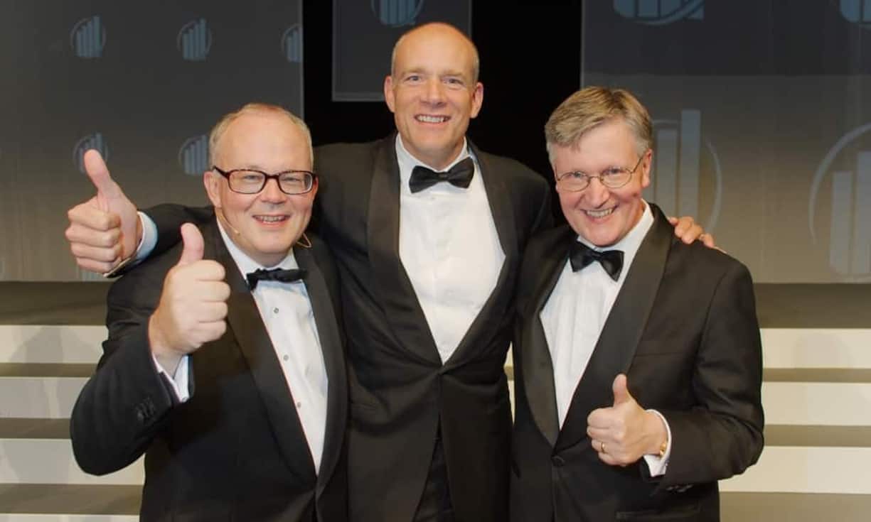 Zusammenarbeit mit Partner CS um 4 Jahre verlängert: Heinrich Christen, EY; Barend Fruithof, CS; Bruno Chiomento, EY