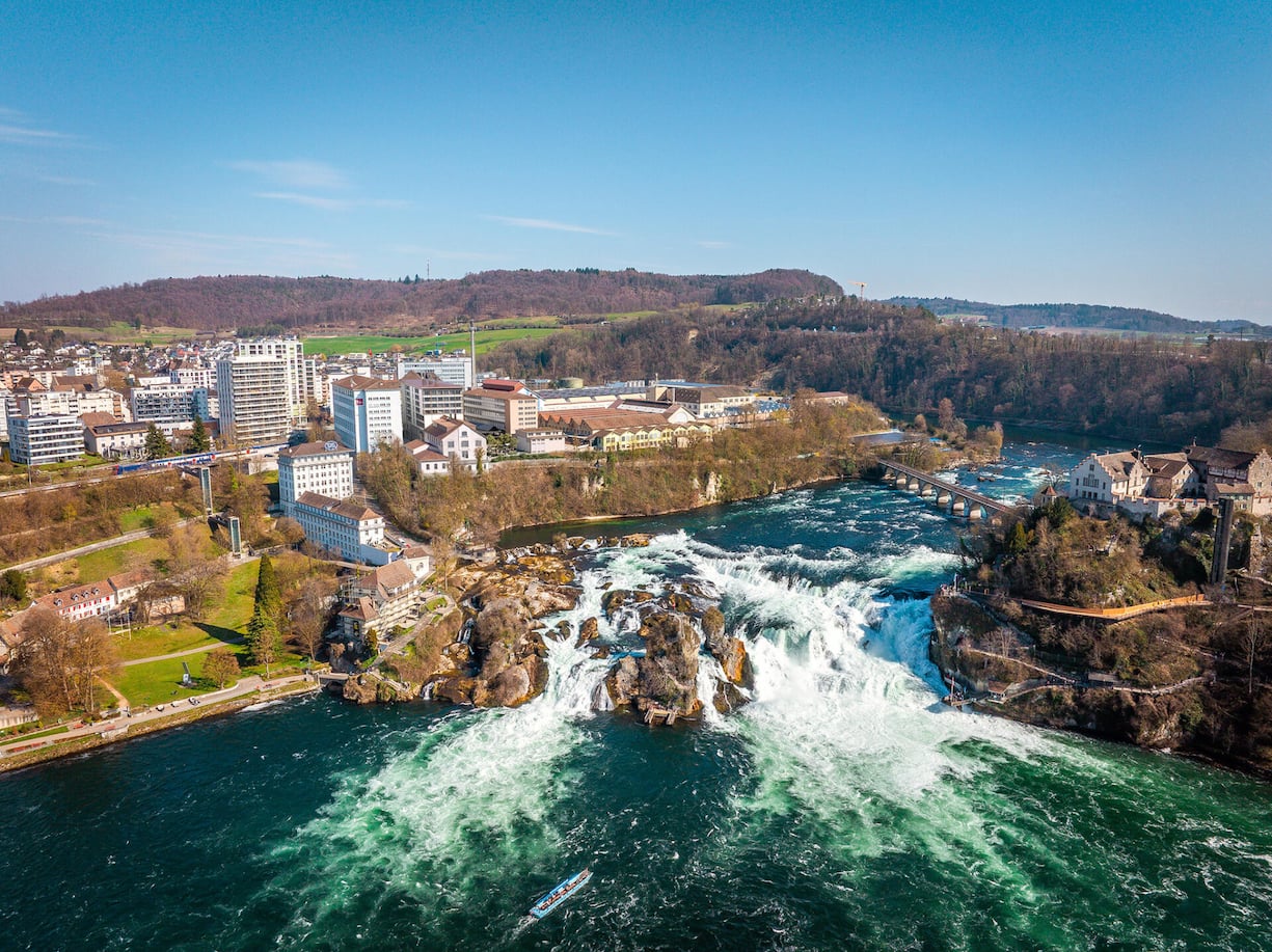 Auf dem SIG-Areal (links im Bild) entsteht das grösste Hotel der Region Schaffhausen.