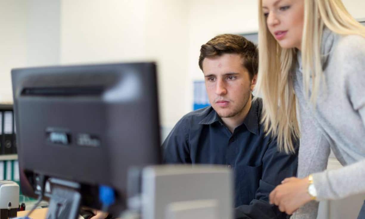 Wer jünger ist als 20 Jahre, hat sogar Anspruch auf mindestens fünf Wochen Ferien. Allerdings...