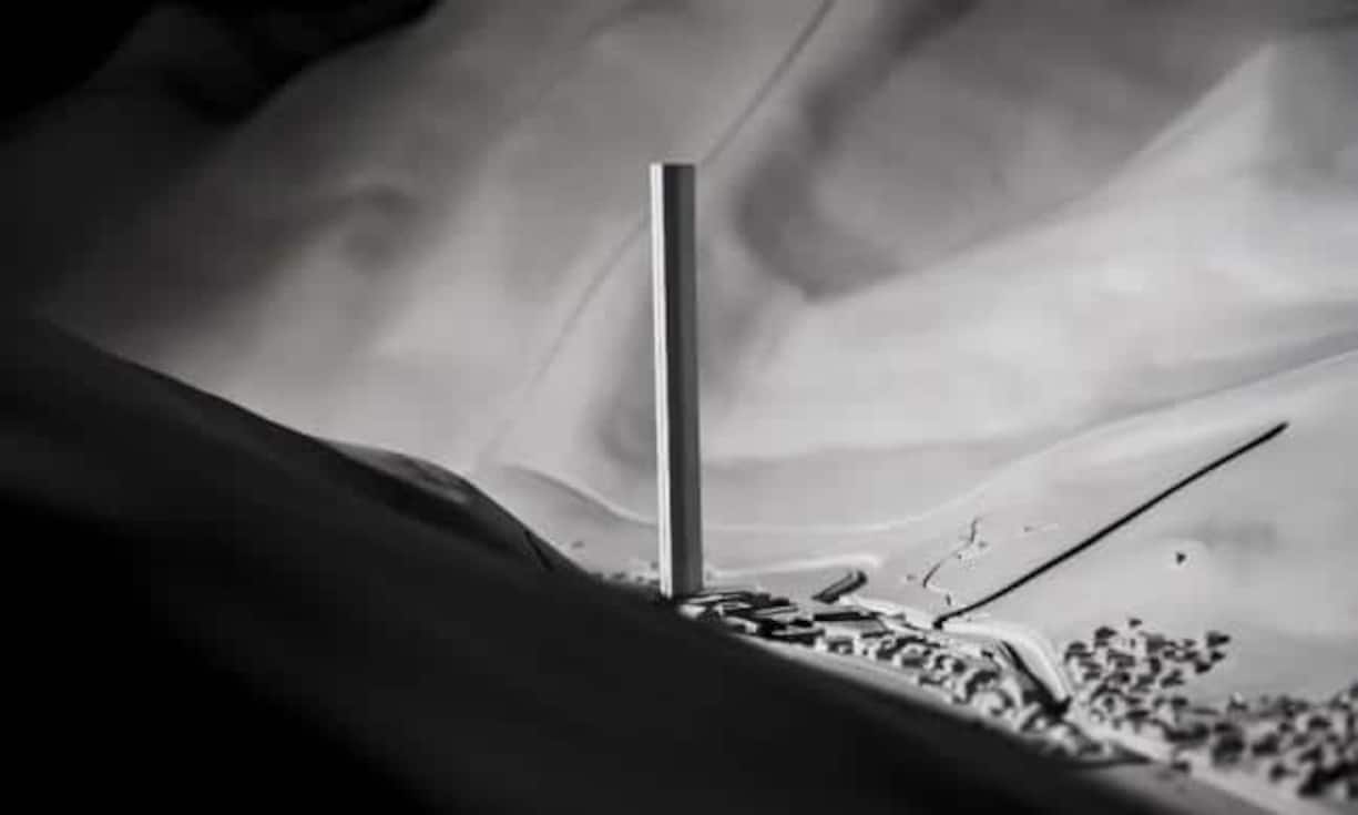 Vals. Ein beschauliches Dorf in Graubünden. 1000 Einwohner. Der Investor Remo Stoffel plant hier ein Gebäude der Superlative: 380 Meter hoch soll das Bauwerk sein.