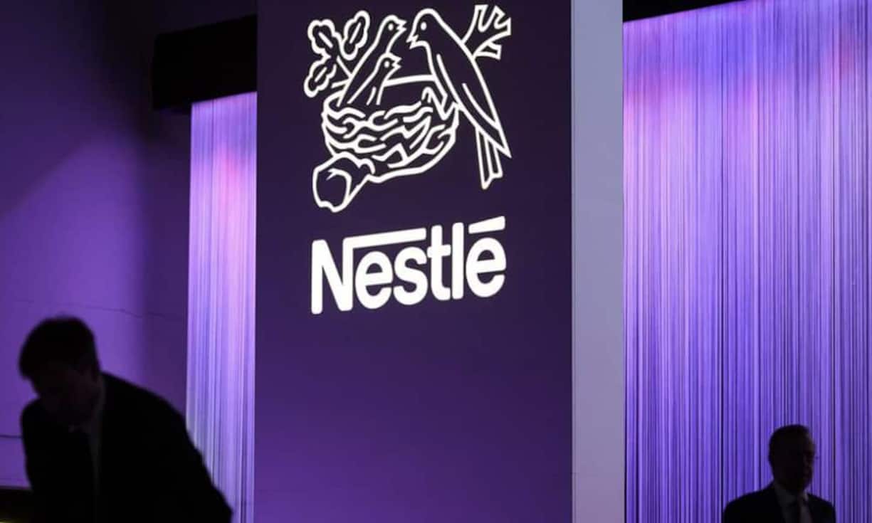 Platz 3: Nestlé positioniert sich als Nahrungs-, Gesundheits- und Wellnesskonzern. Der globale Slogan «Good Food, Good Life» bedeutet konkret etwa weniger Fett und Zucker in den Produkten, Fokus auf gesündere (Kinder-)Nahrungsmittel oder in den USA Verzicht auf künstliche Farbstoffe und Aromen in der Schokolade. Markenwert: 7'472 Millionen Franken.   Keystone