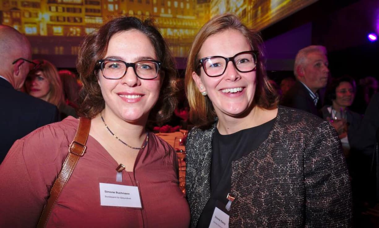 Simone Buchmann, Kommunikationsverantwortlich Sektion Tabak, Bundesamt für Gesundheit;
Simone Kansy, Senior Marketing Manager, Sunrise Communications