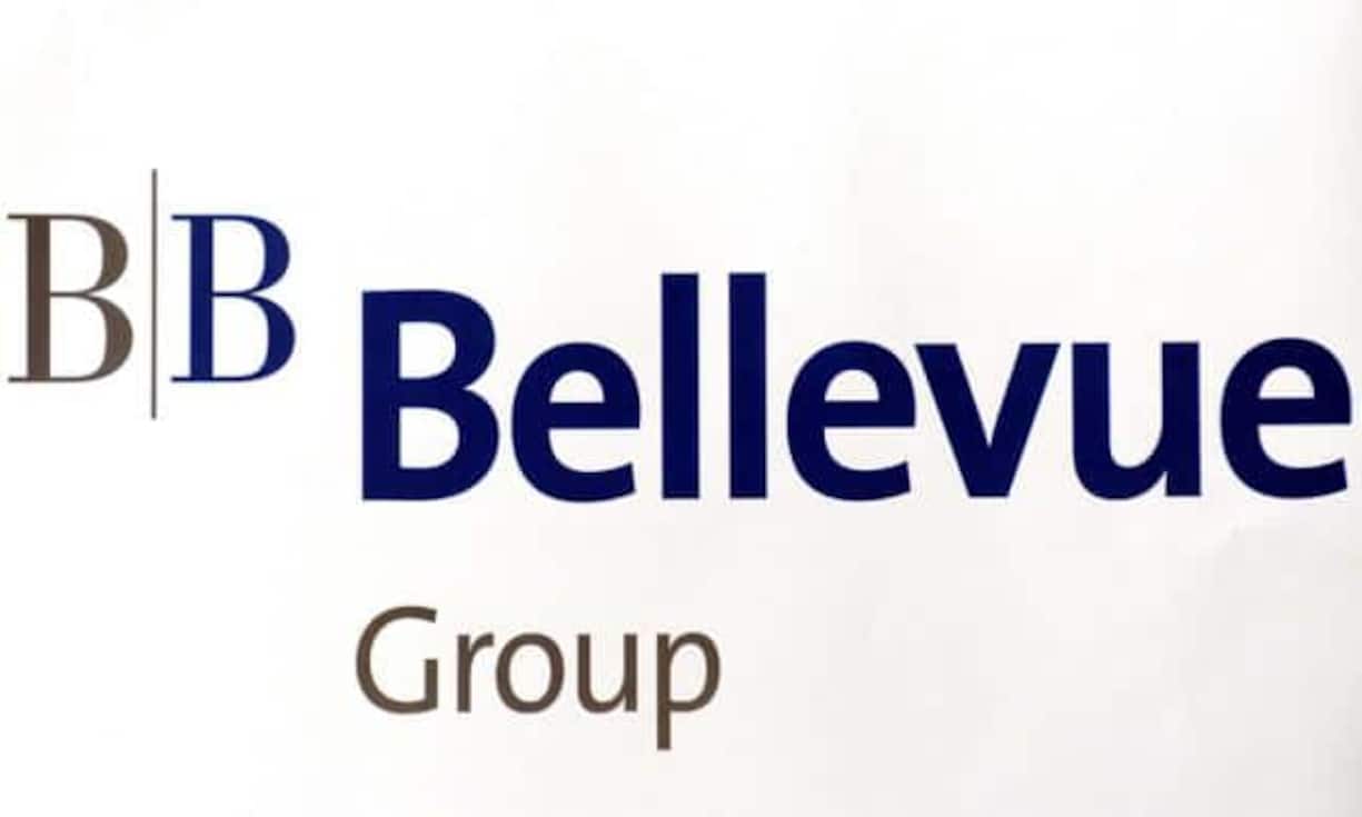 Auch die Aktie des Finanzdienstleisters Bellevue Group ist aktuell gefragt. Der Finanzdienstleister konnte Mitte der Woche aus seiner engen kurzfristigen Seitwärtsrange nach oben ausbrechen und dabei auch die 100-Tage-Linie überspringen. Da könnte ganz schnell das Zwölfmonatshoch vom März bei 15,70 Franken drin sein.