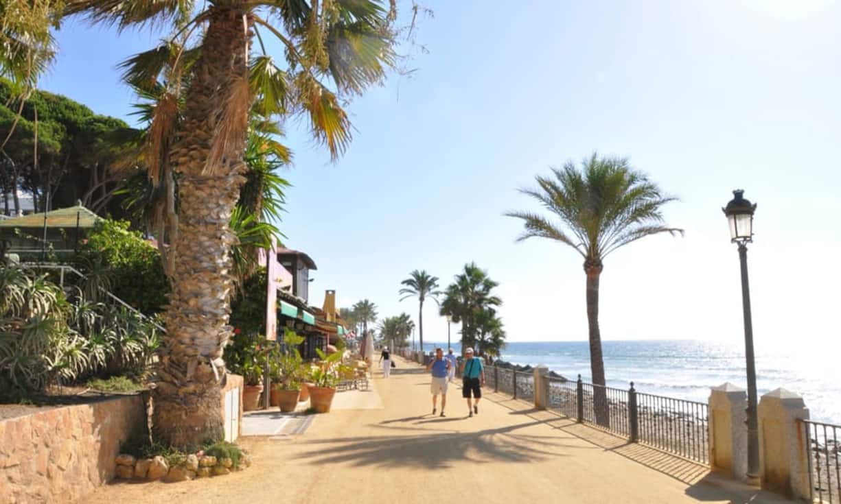 Neben Nordafrikanischen Stränden ist auch die Iberische Halbinsel gefragt. Ein Bild der Uferpromenade von Marbella in Spanien.Jilles Dissel/flickr/CC