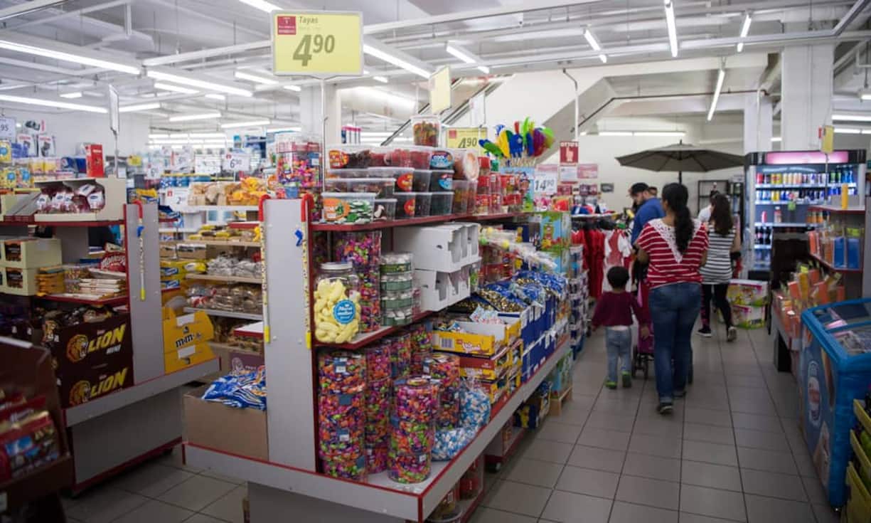 Die Läden bestehen aus einem wunderbar chaotischen Allerlei aus Markenware, die es aus unterschiedlichsten Günden nicht in besser eingerichtete Läden geschafft hat.